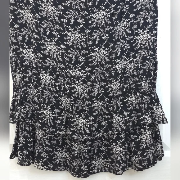 NWOT Comptoir des Cotonniers Black White Floral Ruffle Tier Midi Skirt M - Picture 2 of 4